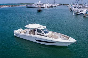 42' Boston Whaler 2019 Yacht For Sale